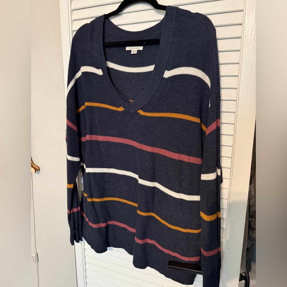 AE V-neck Sweater